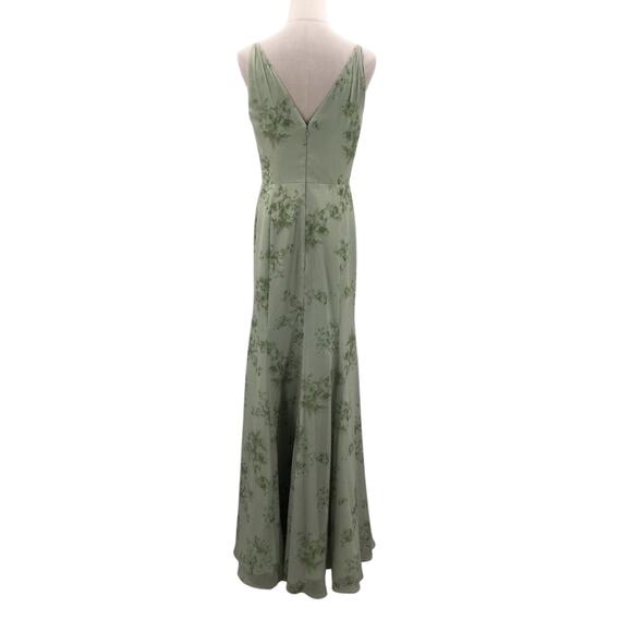 Elegant Floral Maxi Dress in Light Green/ Sage Green Size 8 - Picture 4 of 9
